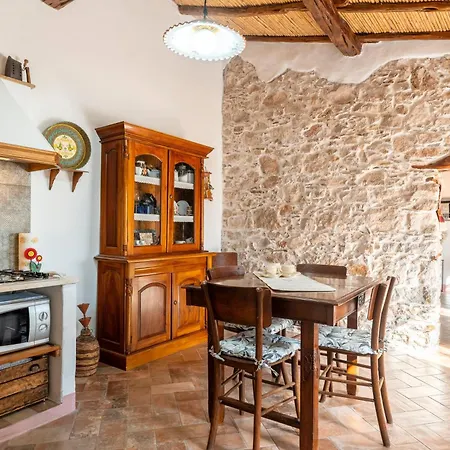 בית נופש Casa Della Nonna Nel Borgo *