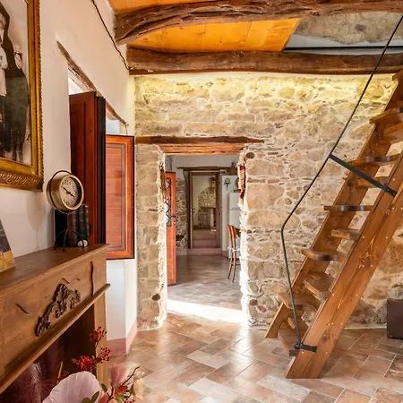 Casa Della Nonna Nel Borgo * 바우네이